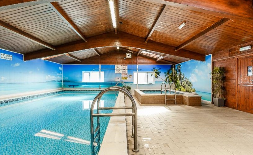 Bucklegrove Holiday Park indoor swimming pool